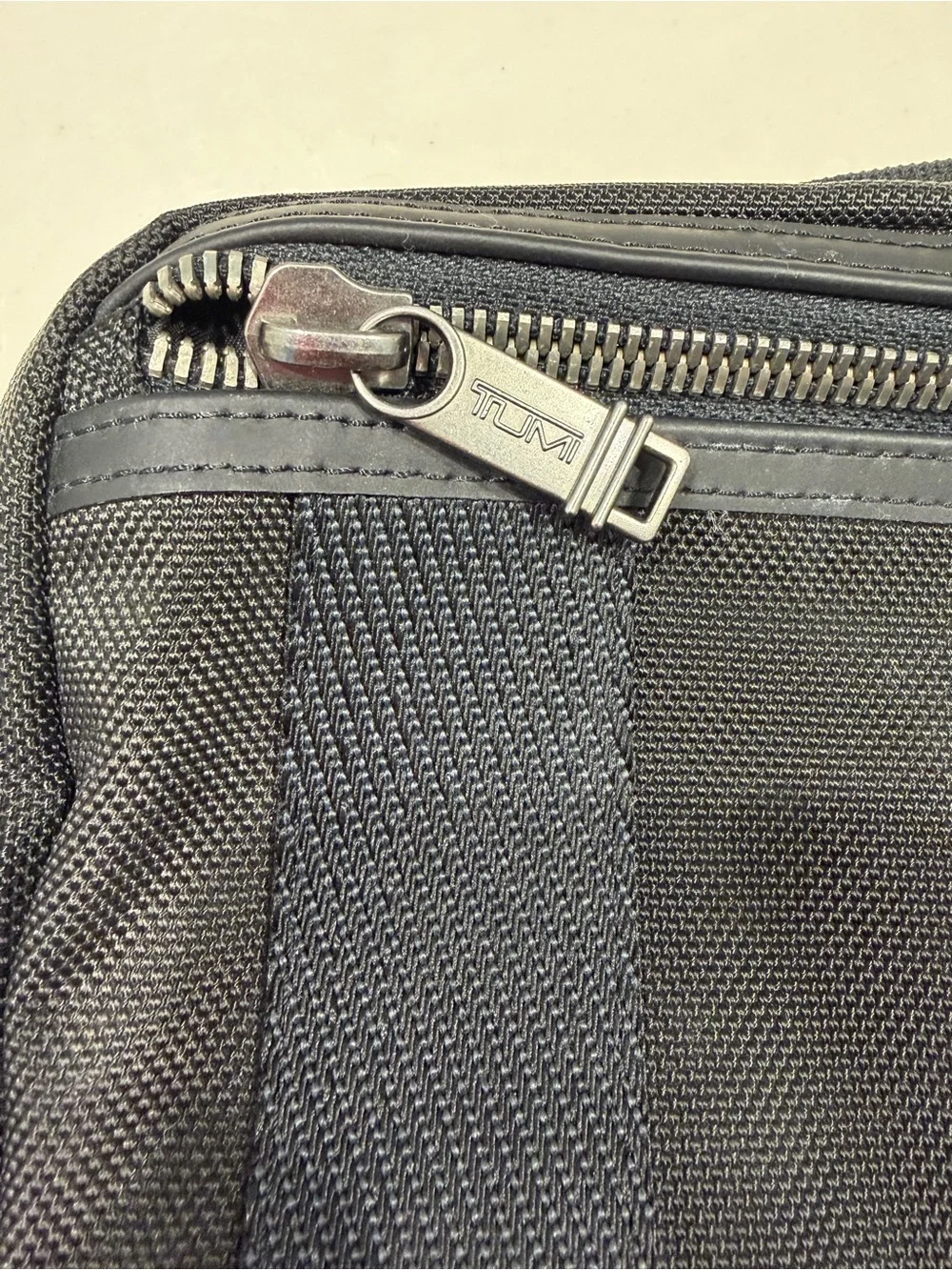 Tumi alpha bravo